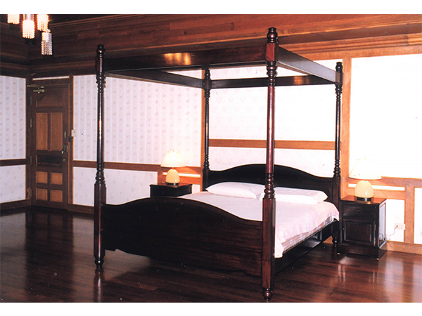 เตียงนอนทำจากไม้ประดู่(แบบเรียบ) BED SET